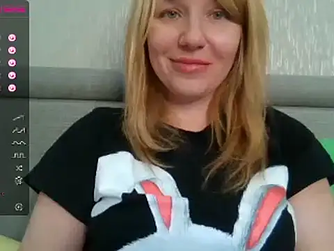 urbadkitty online show from 02-20-25, 07:23