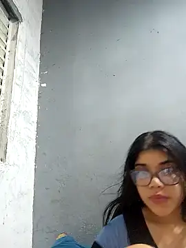 Snapshot of ariannazinha chatting on 11-06-25, 11:53 ariannazinha online show from 11-06-25, 11:53