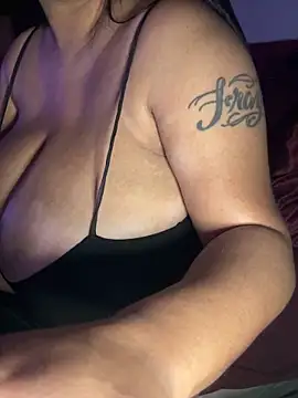 RoxiRedXXX online show from 05-28-26, 06:03