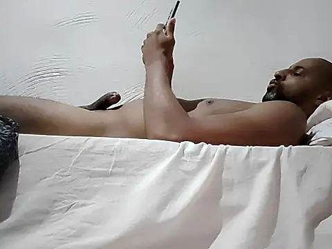 Snapshot of Binhosex2024 chatting on 11-13-25, 12:14 Binhosex2024 online show from 11-13-25, 12:14