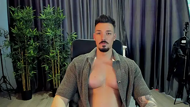 Snapshot of HaydenSpearss chatting on 03-19-25, 12:34 HaydenSpearss online show from 03-19-25, 12:34