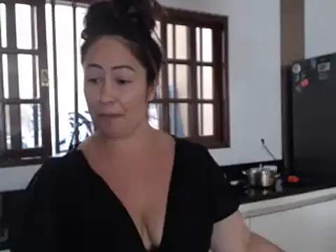 Snapshot of Sarahmonesexy chatting on 02-11-25, 04:56 Sarahmonesexy online show from 02-11-25, 04:56