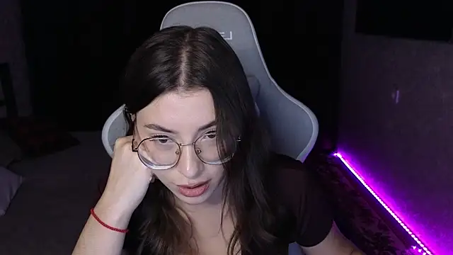 EuphoriaHaily online show from 11-26-25, 01:33