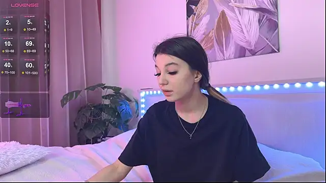 Veronica leal online show from 12-19-25, 10:06