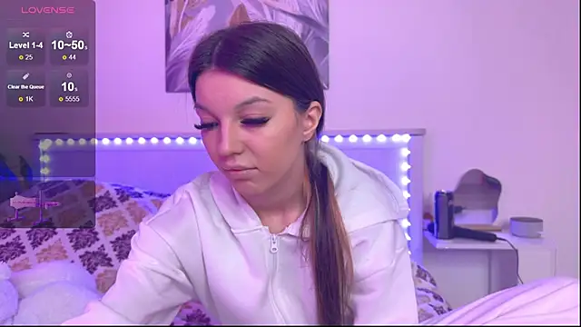 Veronica leal online show from 09-30-25, 07:58