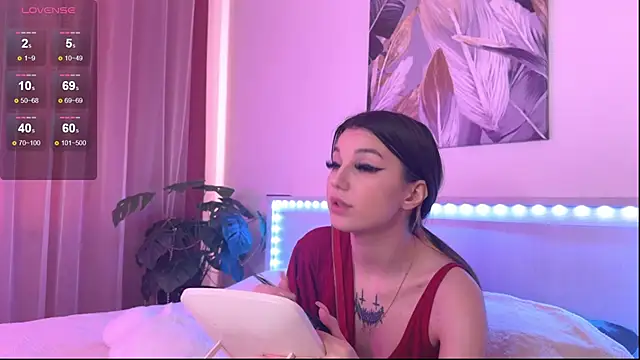 Veronica leal online show from 10-21-25, 08:36