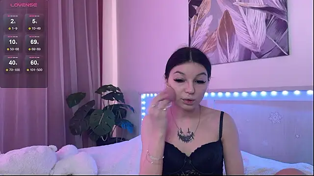 Veronica leal online show from 03-28-26, 08:48