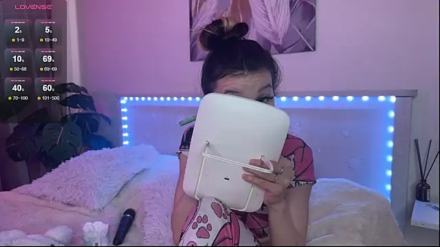 Veronica leal online show from 03-31-26, 06:15