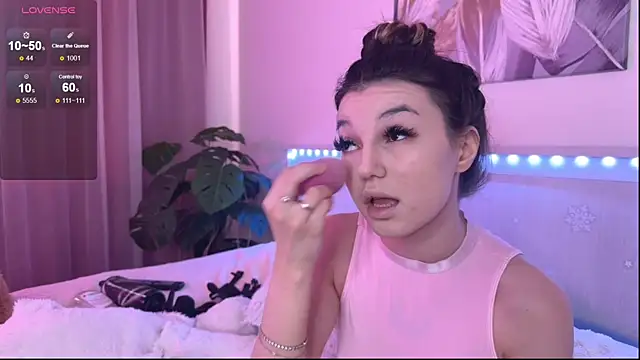 Veronica leal online show from 05-21-26, 08:55