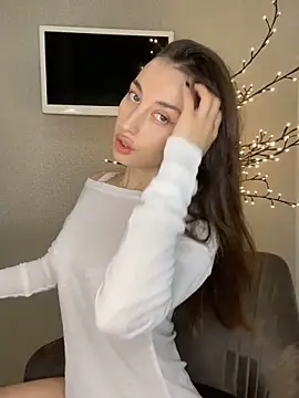Polli Kiss online show from 05-19-26, 06:48