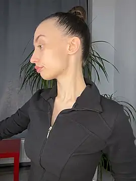 Snapshot of Polli_Kiss chatting on 03-17-25, 07:15 Polli Kiss online show from 03-17-25, 07:15