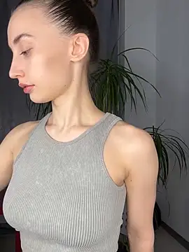 Snapshot of Polli_Kiss chatting on 03-09-25, 05:17 Polli Kiss online show from 03-09-25, 05:17