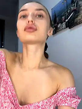 Snapshot of Polli_Kiss chatting on 09-26-25, 07:32 Polli Kiss online show from 09-26-25, 07:32