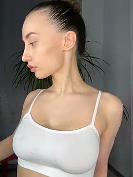 Snapshot of Polli_Kiss chatting on 02-26-25, 07:10 Polli Kiss online show from 02-26-25, 07:10