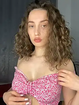 Snapshot of Polli_Kiss chatting on 03-01-25, 11:04 Polli Kiss online show from 03-01-25, 11:04