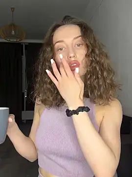 Snapshot of Polli_Kiss chatting on 03-07-25, 05:38 Polli Kiss online show from 03-07-25, 05:38