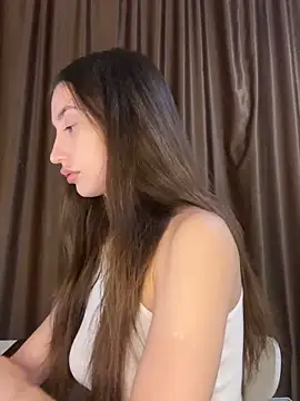 Snapshot of Polli_Kiss chatting on 09-10-25, 04:28 Polli Kiss online show from 09-10-25, 04:28