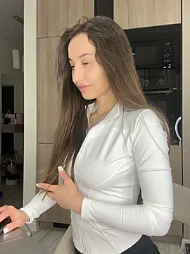 Polli Kiss online show from 02-13-26, 05:35