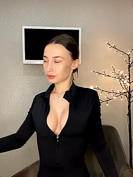 Polli Kiss online show from 05-28-26, 06:25