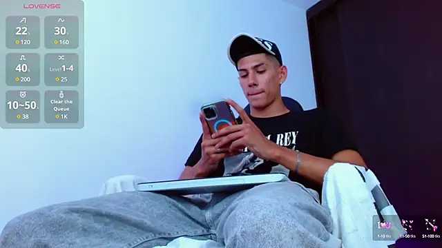 Snapshot of Valerio_20 chatting on 03-10-25, 08:01 Valerio 20 online show from 03-10-25, 08:01