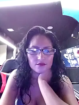 Snapshot of AdelinaMiran90 chatting on 10-05-25, 04:03 AdelinaMiran90 online show from 10-05-25, 04:03