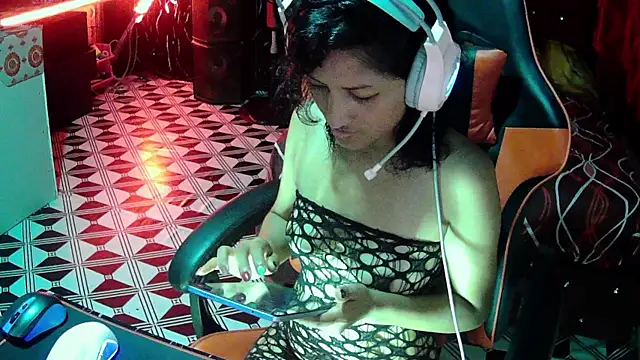 Snapshot of AdelinaMiran90 chatting on 02-11-25, 03:40 AdelinaMiran90 online show from 02-11-25, 03:40