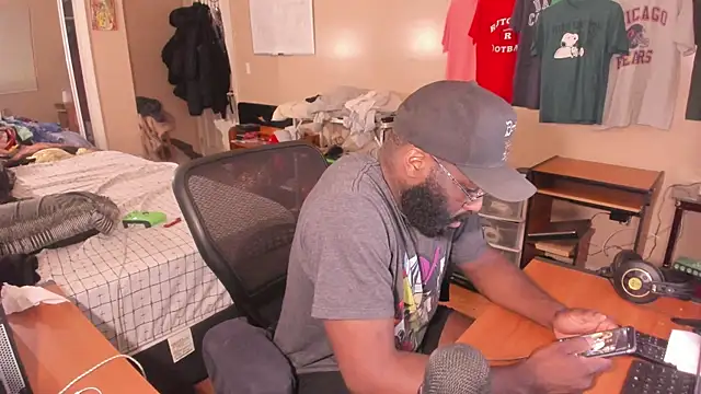 MrChuckDailyXXX online show from 10-09-25, 10:54