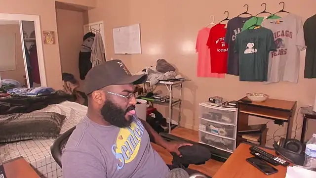 MrChuckDailyXXX online show from 10-08-25, 05:09