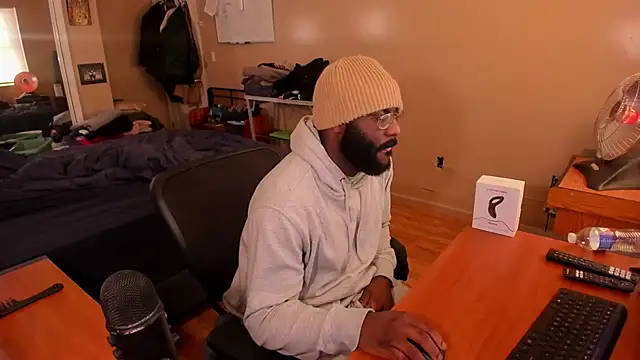 MrChuckDailyXXX online show from 12-23-24, 01:24