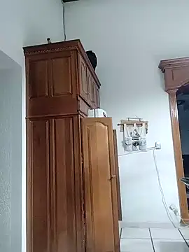 Rober2230 online show from 12-22-24, 05:11