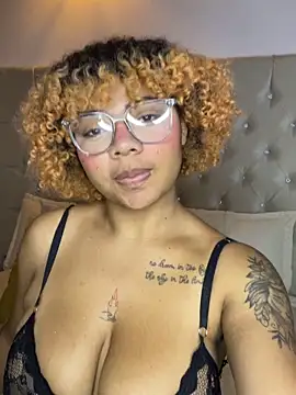 Eloisa cleavage  online show from 03-13-26, 10:20