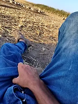 Snapshot of murokkk31 chatting on 10-16-25, 01:41 murokkk31 online show from 10-16-25, 01:41