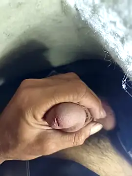 Snapshot of murokkk31 chatting on 10-17-25, 05:26 murokkk31 online show from 10-17-25, 05:26