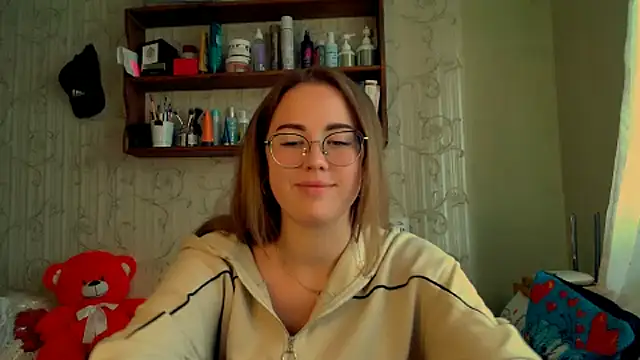 luxie milady online show from 10-18-25, 11:01