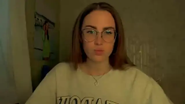 Snapshot of luxie_milady chatting on 04-18-26, 04:53 luxie milady online show from 04-18-26, 04:53