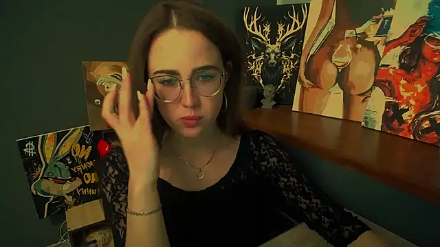 Snapshot of luxie_milady chatting on 04-21-26, 01:39 luxie milady online show from 04-21-26, 01:39