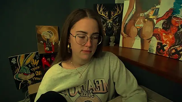 Snapshot of luxie_milady chatting on 04-23-26, 02:19 luxie milady online show from 04-23-26, 02:19