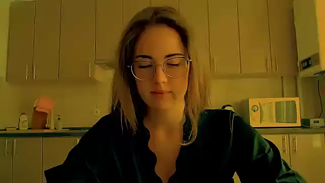 luxie milady online show from 09-09-25, 07:51