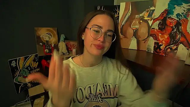 luxie milady online show from 04-09-26, 12:44