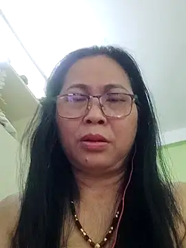 Snapshot of Hangem111 chatting on 05-19-26, 06:09 Hangem111 online show from 05-19-26, 06:09