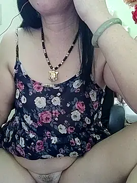 Snapshot of Hangem111 chatting on 05-31-26, 03:34 Hangem111 online show from 05-31-26, 03:34