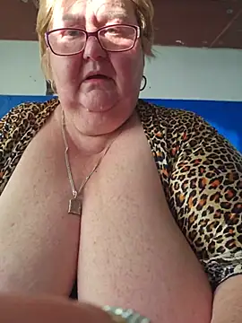 Snapshot of Awn290668 chatting on 07-13-26, 04:17 Awn290668 online show from 07-13-26, 04:17