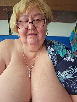 Snapshot of Awn290668 chatting on 06-27-26, 01:17 Awn290668 online show from 06-27-26, 01:17