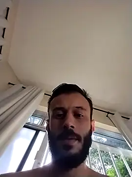 Snapshot of LopeseLua chatting on 10-12-25, 06:31 LopeseLua online show from 10-12-25, 06:31