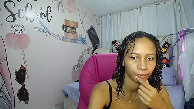 EMMA SWEETT1 online show from 10-16-25, 12:24