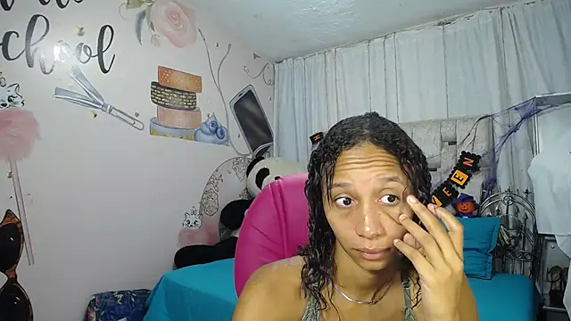 EMMA SWEETT1 online show from 10-29-25, 12:15