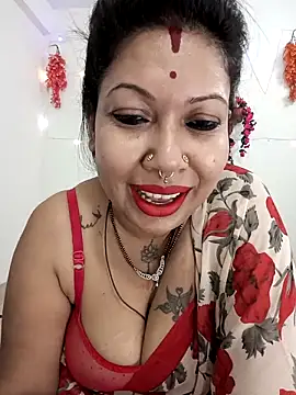 Snapshot of YOUR_LOVELY-40 chatting on 11-16-25, 07:51 YOUR LOVELY-40 online show from 11-16-25, 07:51