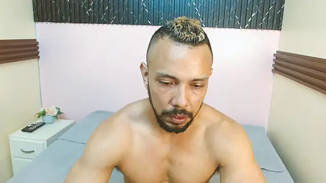 Snapshot of Thiago_Summers chatting on 03-02-26, 02:13 Thiago Summers online show from 03-02-26, 02:13