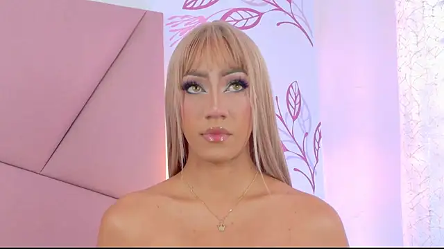 Snapshot of VictoriaRoss1 chatting on 09-15-25, 07:36 VictoriaRoss1 online show from 09-15-25, 07:36