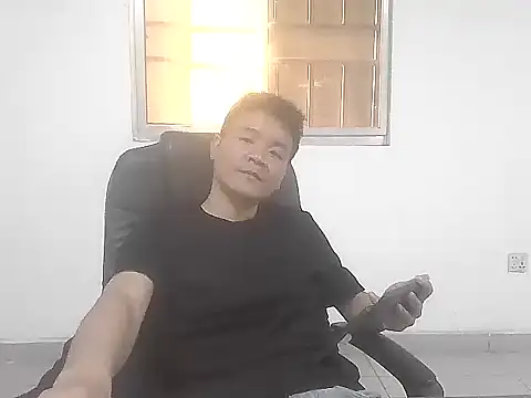 Snapshot of kisstoyousoon2024 chatting on 10-11-25, 03:24 kisstoyousoon2024 online show from 10-11-25, 03:24